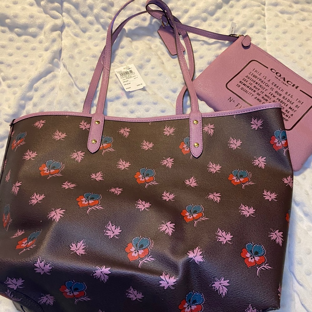 *Authentic*Coach Leather Tote & small tote inside